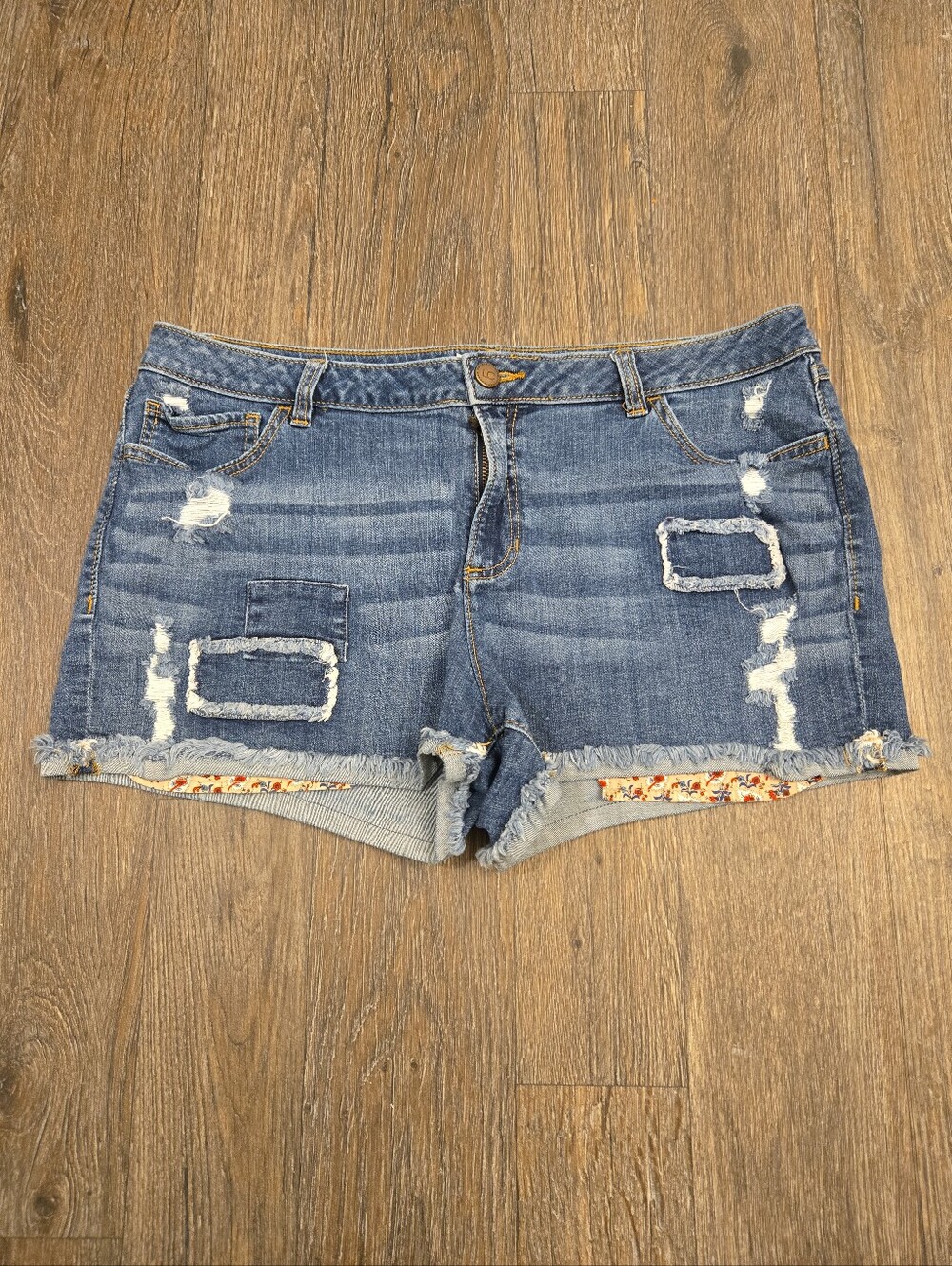 Lauren Conrad LC Womens Distressed Blue Jean Shorts Size 16 Cotton Blend